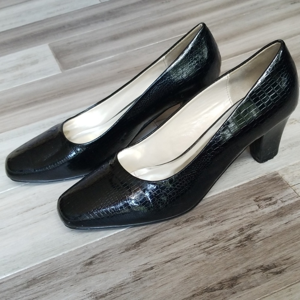 Giovanna Signature Snake Skin Block Heels